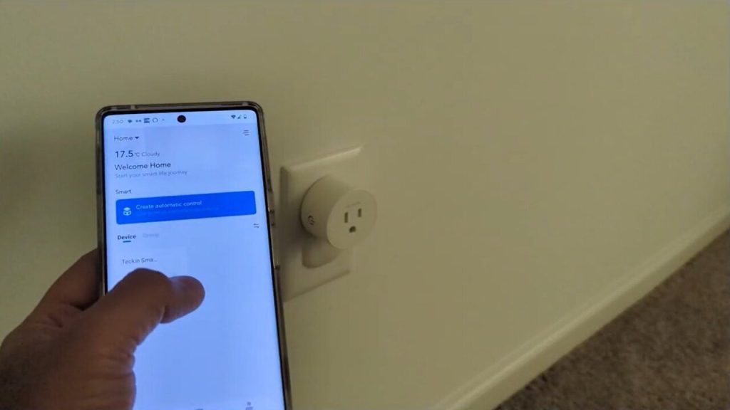 Power on the Smart Plug- Reset Teckin Smart Plug 